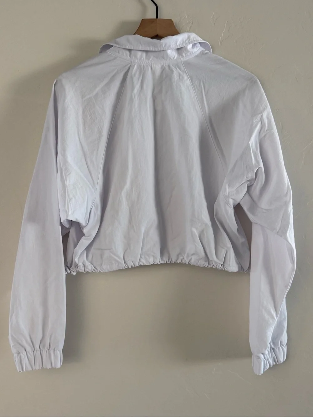 ALO Yoga Cropped 1/4 Zip Alumni Pullover